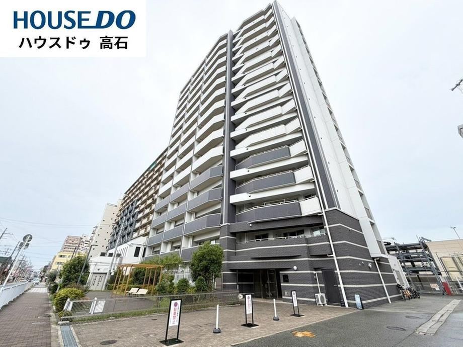 4LDK apartment in Takaishi, Osaka - Photo 1