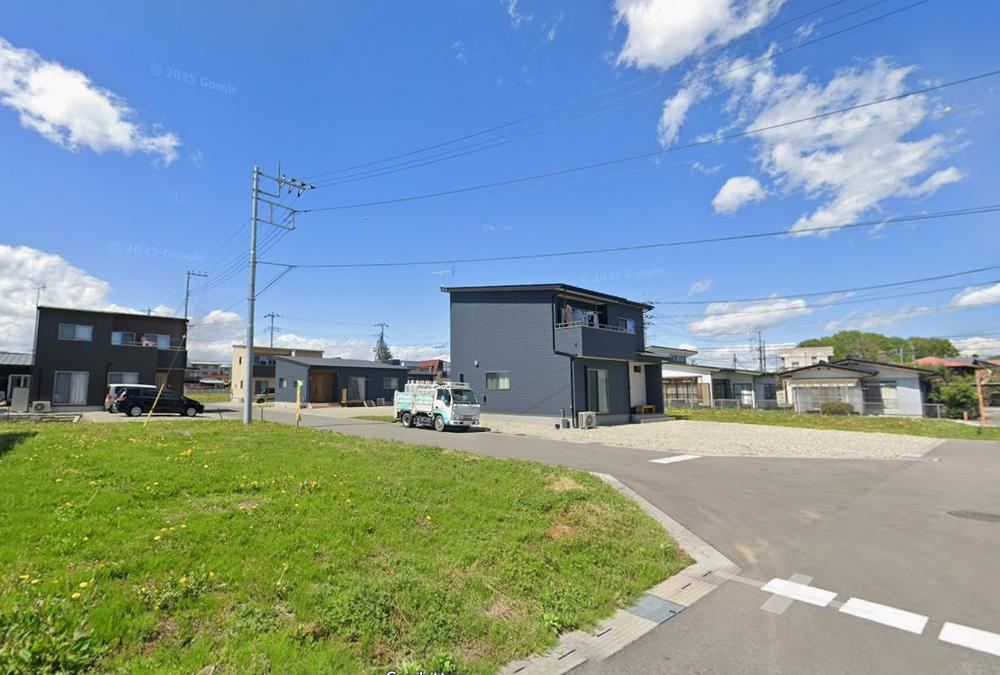 Conveniently Located Land Just 6 Minutes from the Station - Photo 1