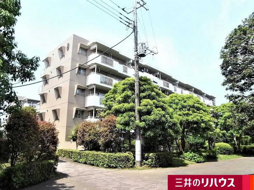 Spacious 4LDK Apartment with Great Views - Photo 1