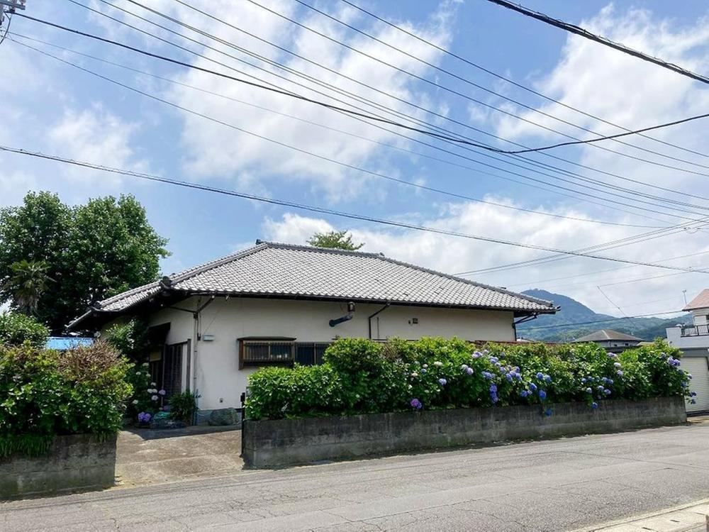 Spacious 4DK Bungalow Near Izu Nagaoka Station - Photo 1