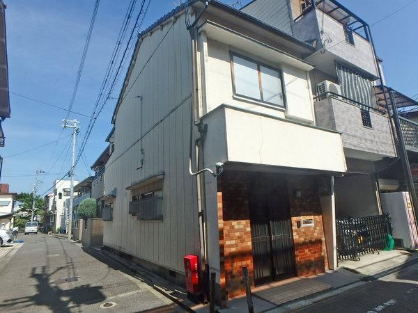 3DK House in Quiet Neighborhood of Matsubara - Photo 1