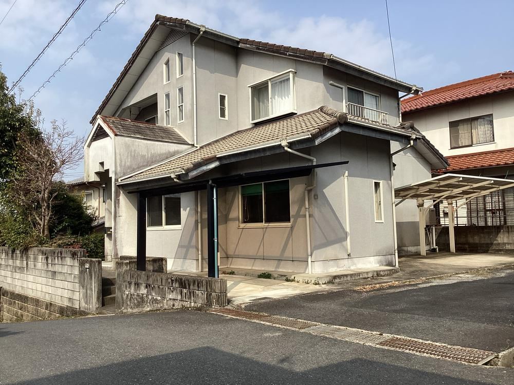 Quiet 3LDK House in Kokubunji, Tsuyama - Photo 1