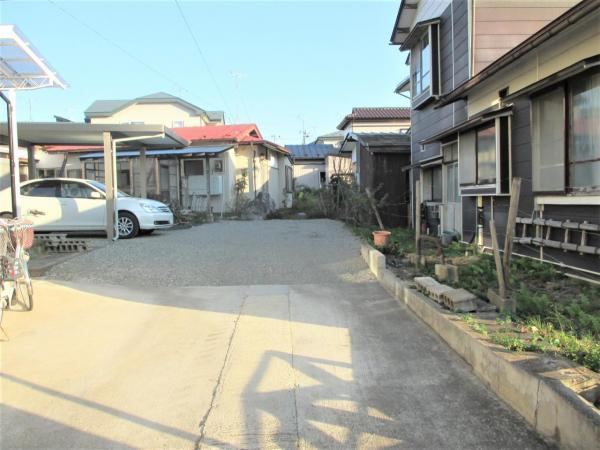 Land in Nishiaoyama, Accessible and Convenient - Photo 1