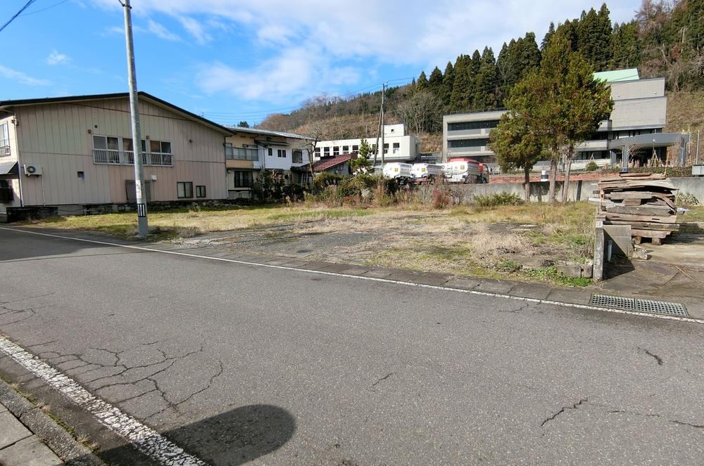 Spacious 158 Tsubo Lot with Southern Road Access in Joetsu - Photo 1