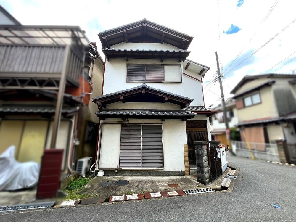 3DK house in Hirakata, Osaka - Photo 1