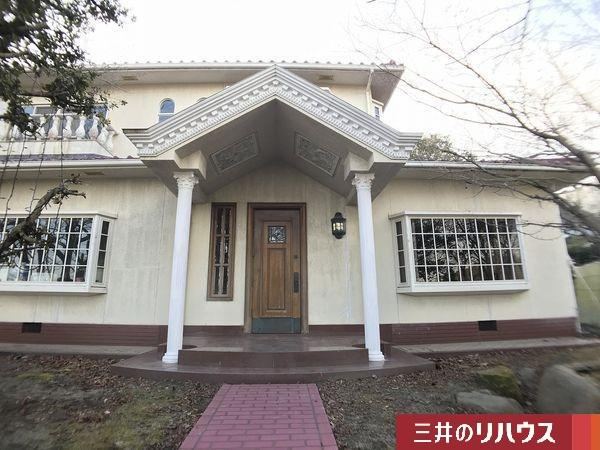 Charming Home with Scenic Views in Otsu - Photo 1