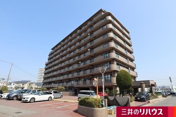4LDK apartment in Anjo, Aichi - Photo 1