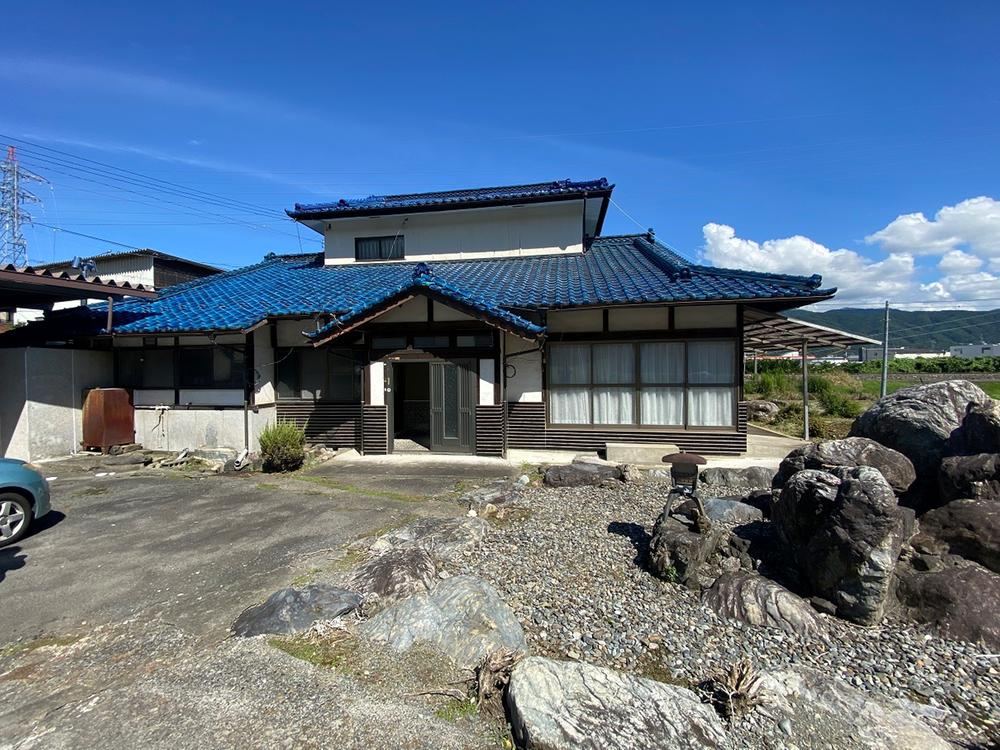 Spacious 8DK House with Garage in Ina - Photo 1