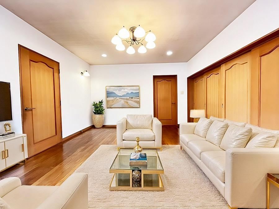 Spacious 5LDK Home with Free Shuttle Service - Photo 1