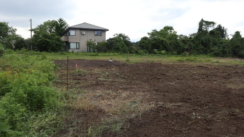 Large Land with Mountain Views in Waga Town - Photo 1