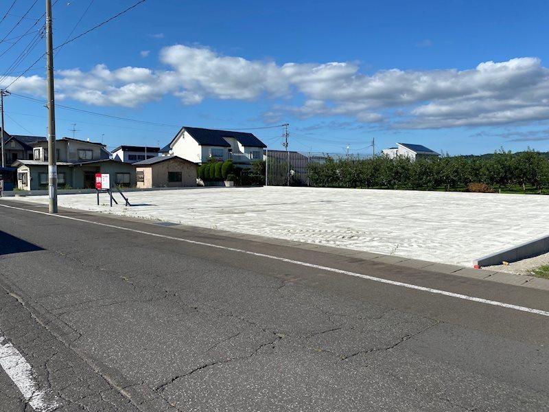 Generous Land in Family-Friendly Kuroishi - Photo 1