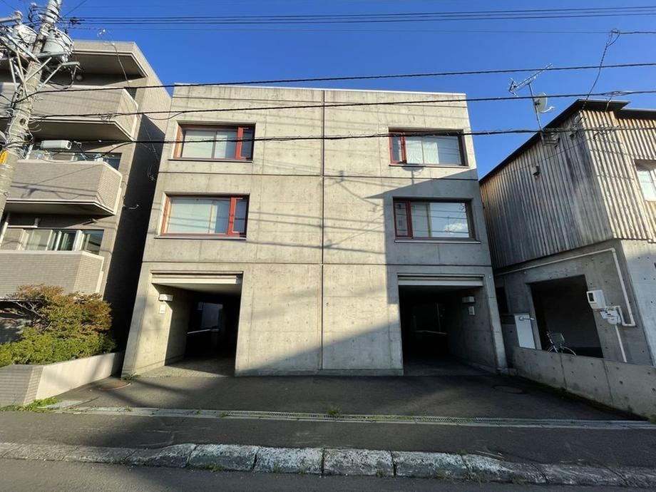 6LDK house in Nishi Ward, Sapporo, Hokkaido - Photo 1