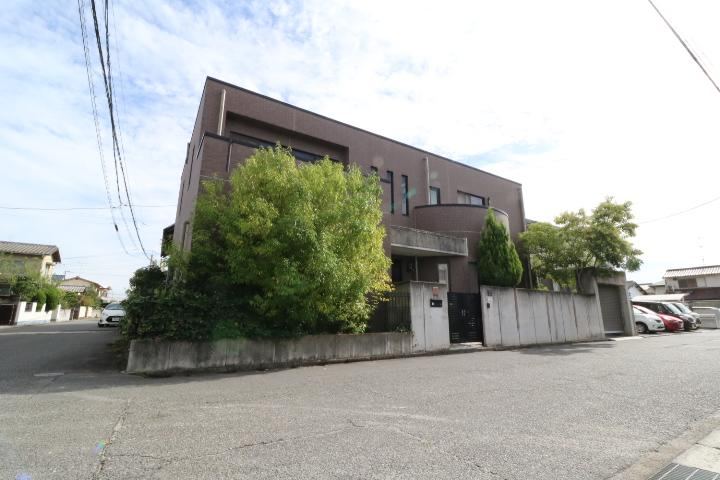 Stylish 5LDK+S Home in Hamanochaya, Kurashiki - Photo 1