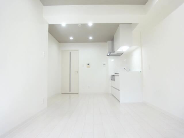 Fully Renovated Studio Apartment Near Higashi-Tokyo Station - Photo 1