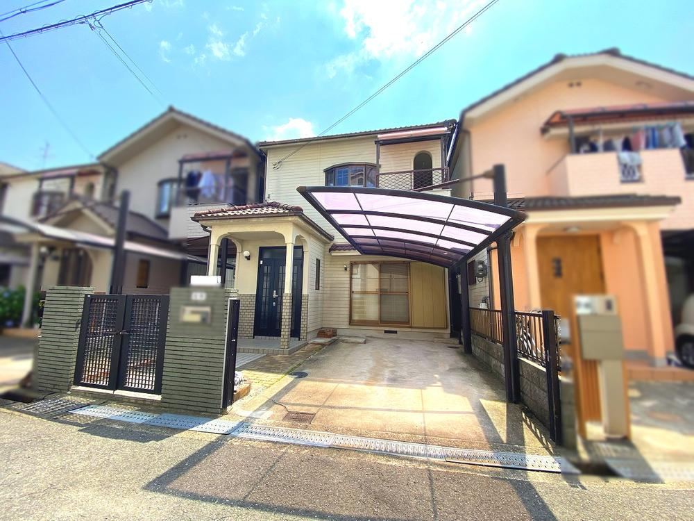 4LDK House with Parking for High Roof Vehicle - Photo 1