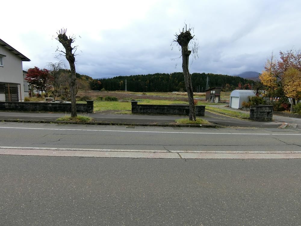 Spacious Land on a Corner Lot in Myoko - Photo 1
