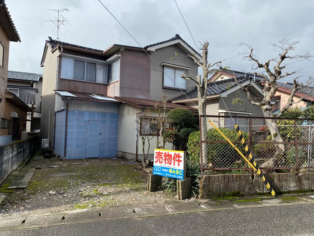 Spacious 7DK House in Uozu - Photo 1