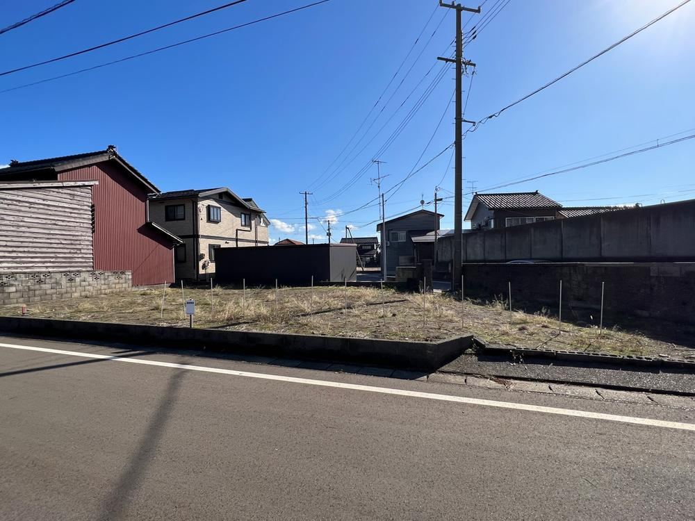 Corner Lot Property in Ogata - Photo 1