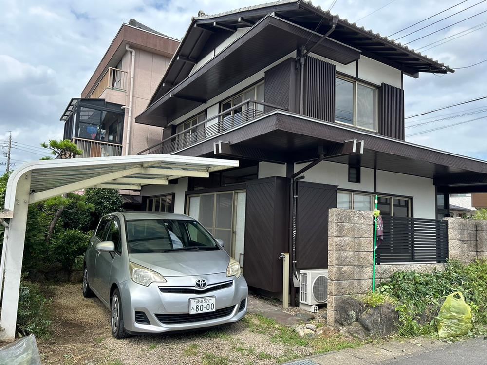 Fully Renovated House with Garden - Photo 1