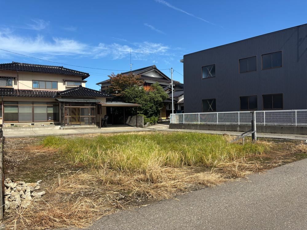 173 m² land in Kanazawa, Ishikawa - Photo 1