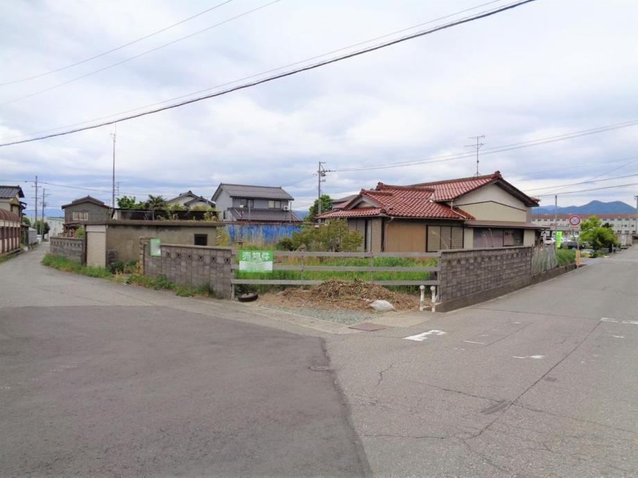 721 m² land in Kaga, Ishikawa - Photo 1
