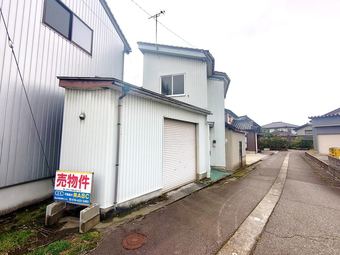house in Oyabe