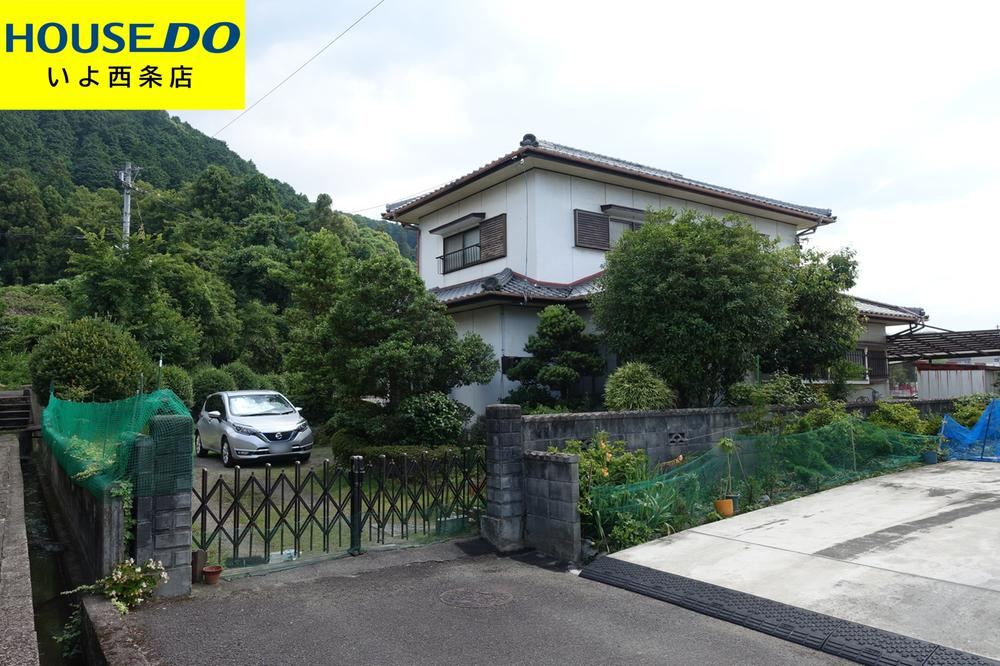 Spacious 5DK House with Large Lot in Saijo City - Photo 1