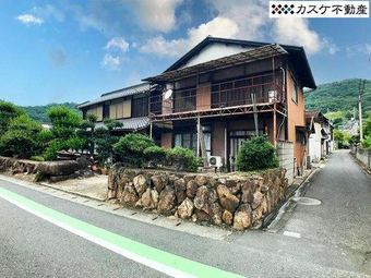Traditional 11DK House with Expansive Land in Tamashima