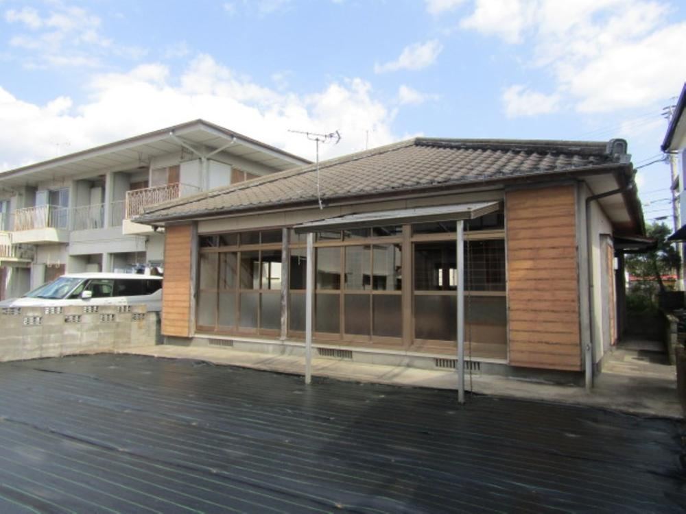 Spacious 4DK House Near Higashi-Tayoshi Station - Photo 1