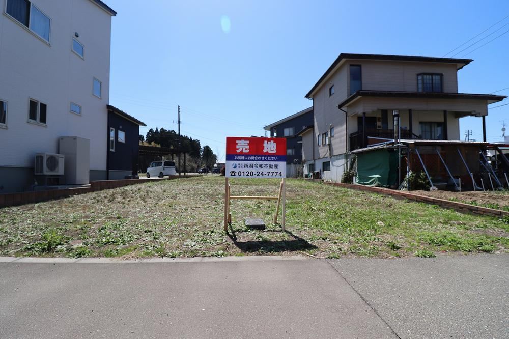 Vacant Land in Ura with Good Sunlight Exposure - Photo 1