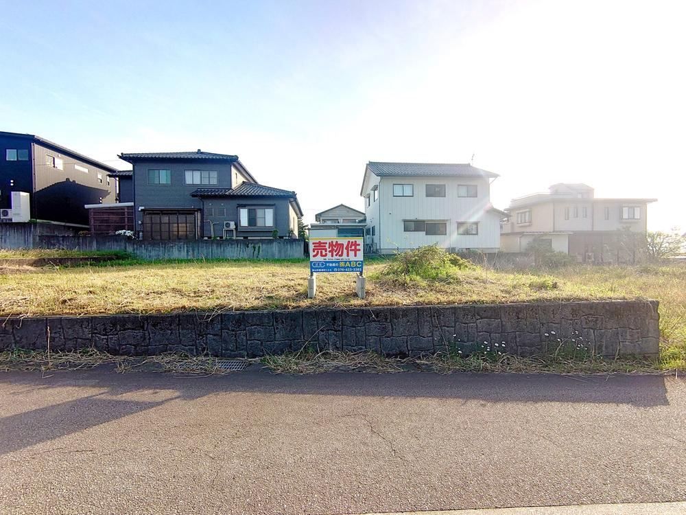 337 m² land in Nanto, Toyama - Photo 1