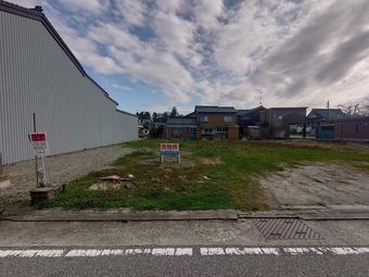 plot of land in Shimoniikawa District