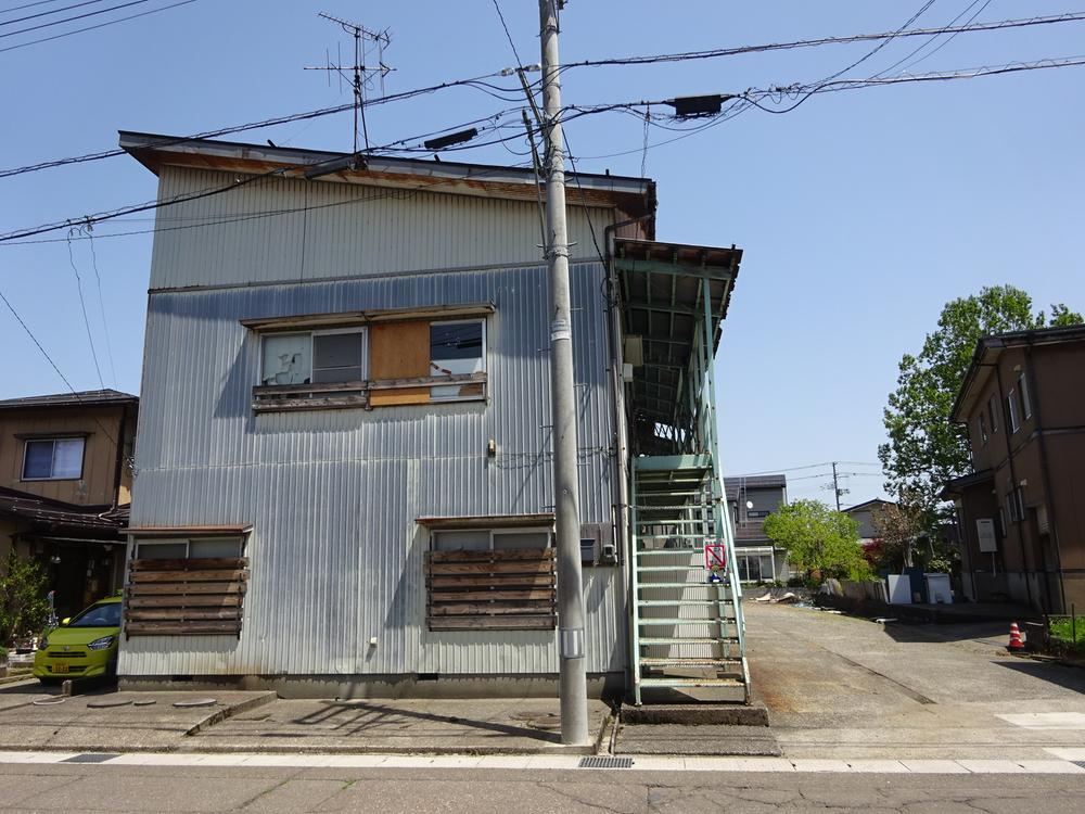 Spacious 2DDKK+2S Home in Kamojima - Photo 1