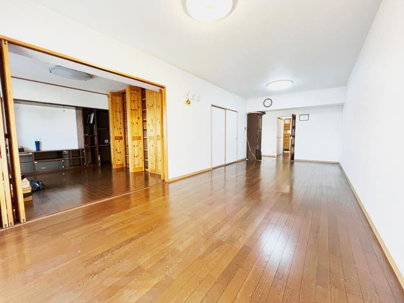 4LDK apartment in Himeji, Hyogo - Photo 1