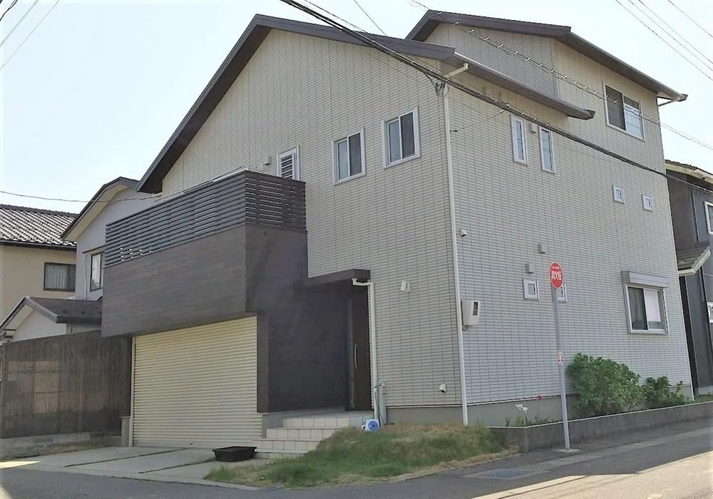 Elegant 4LDK Home with Roof Balcony in Niigata - Photo 1
