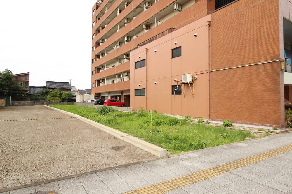 243 m² land in Takaoka, Toyama - Photo 1