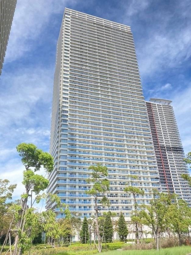 3LDK+S apartment in Chuo Ward, Tokyo - Photo 1
