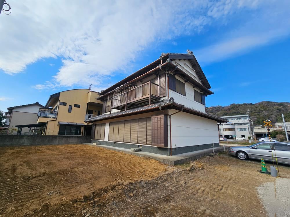 Spacious 7LDDKK Detached House Near Edagawa Station - Photo 1