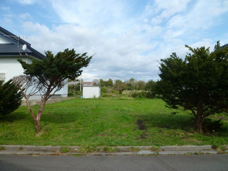Spacious Land Ideal for Apartments in Akasaka - Photo 1