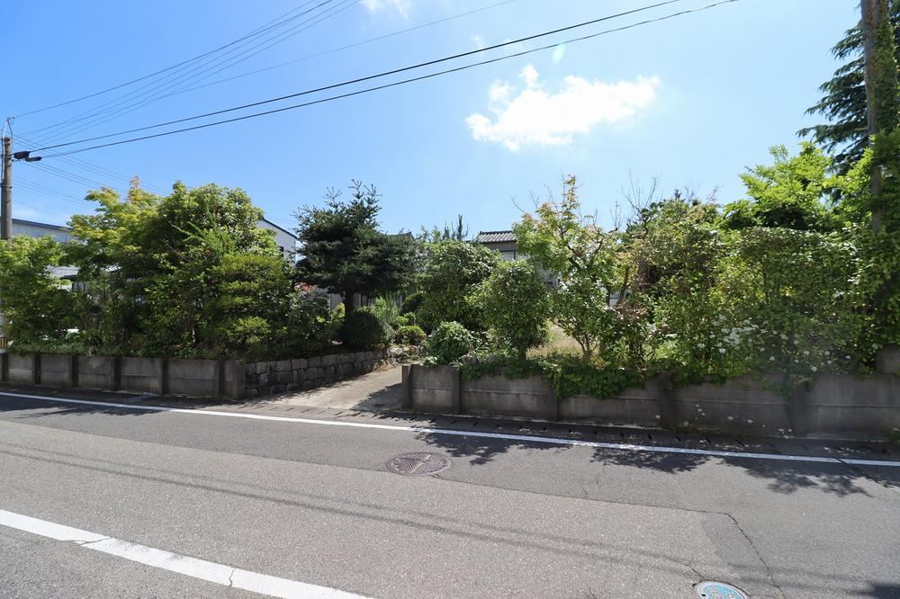 Spacious Land Near Schools in Ohno, Niigata - Photo 1