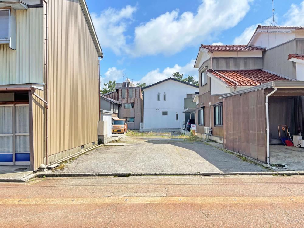 172 m² land in Komatsu, Ishikawa - Photo 1