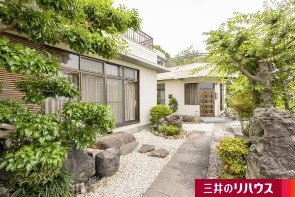 Spacious 4LDK House with Large Garden - Photo 1
