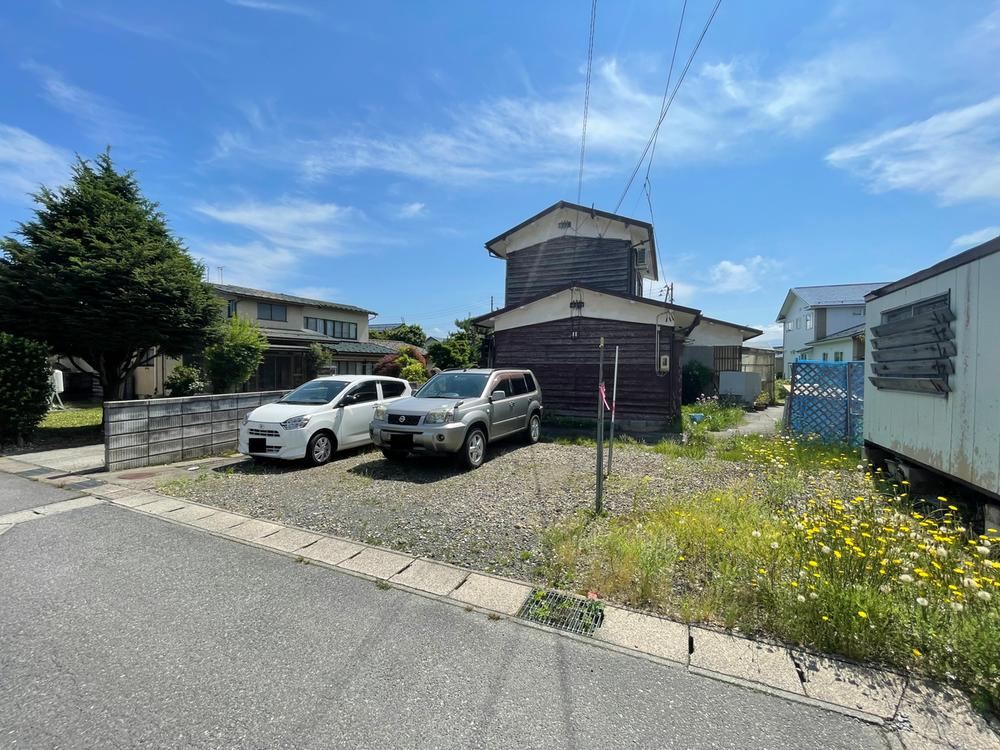 Spacious 610.78 sqm Land Near Shopping Areas - Photo 1