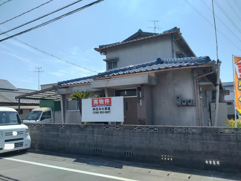 Rebuildable 5LDK House in Fukuda, Okayama - Photo 1