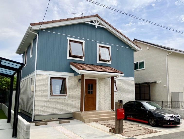 Custom Swedish House Design in Higashi-Hiroshima - Photo 1