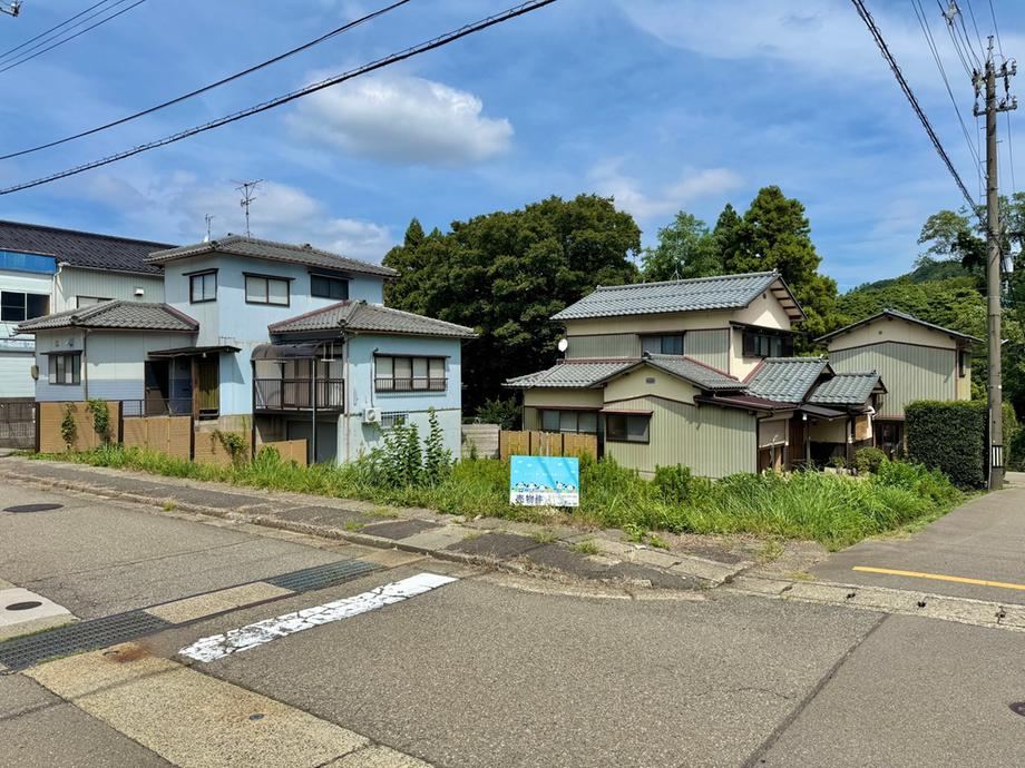 265 m² land in Kaga, Ishikawa - Photo 1