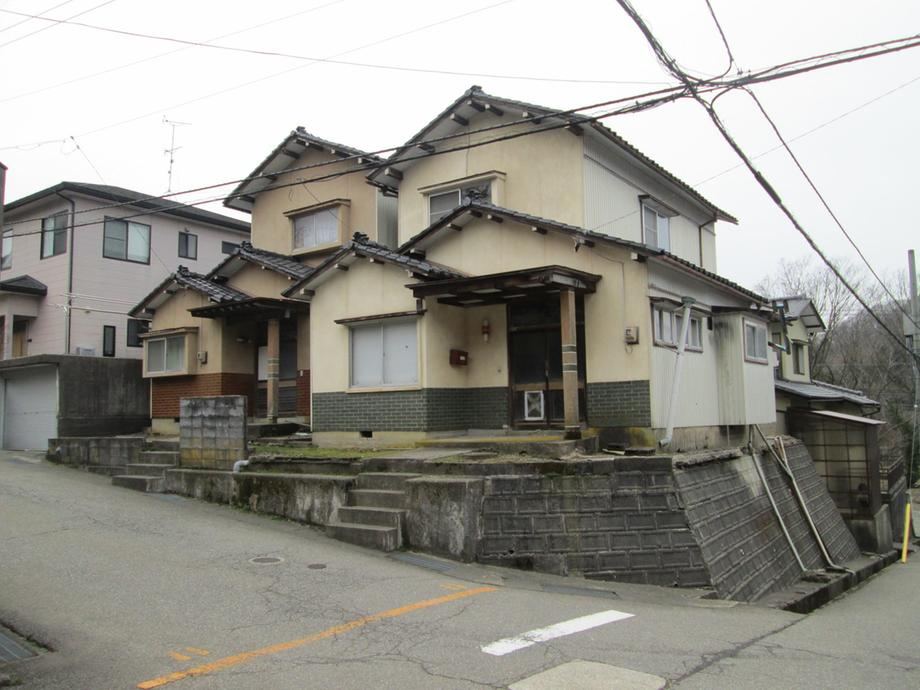 233 m² land in Kanazawa, Ishikawa - Photo 1