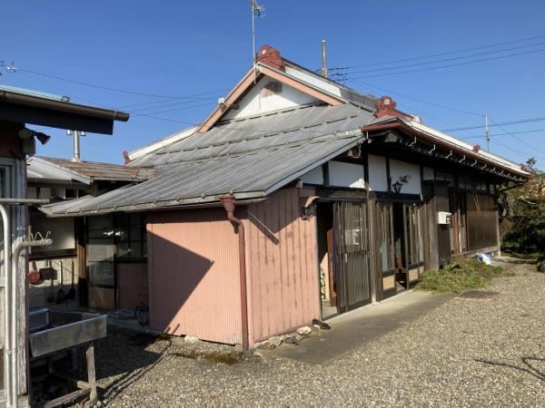 Spacious 4K Home with Large Warehouse in Sakura City - Photo 1