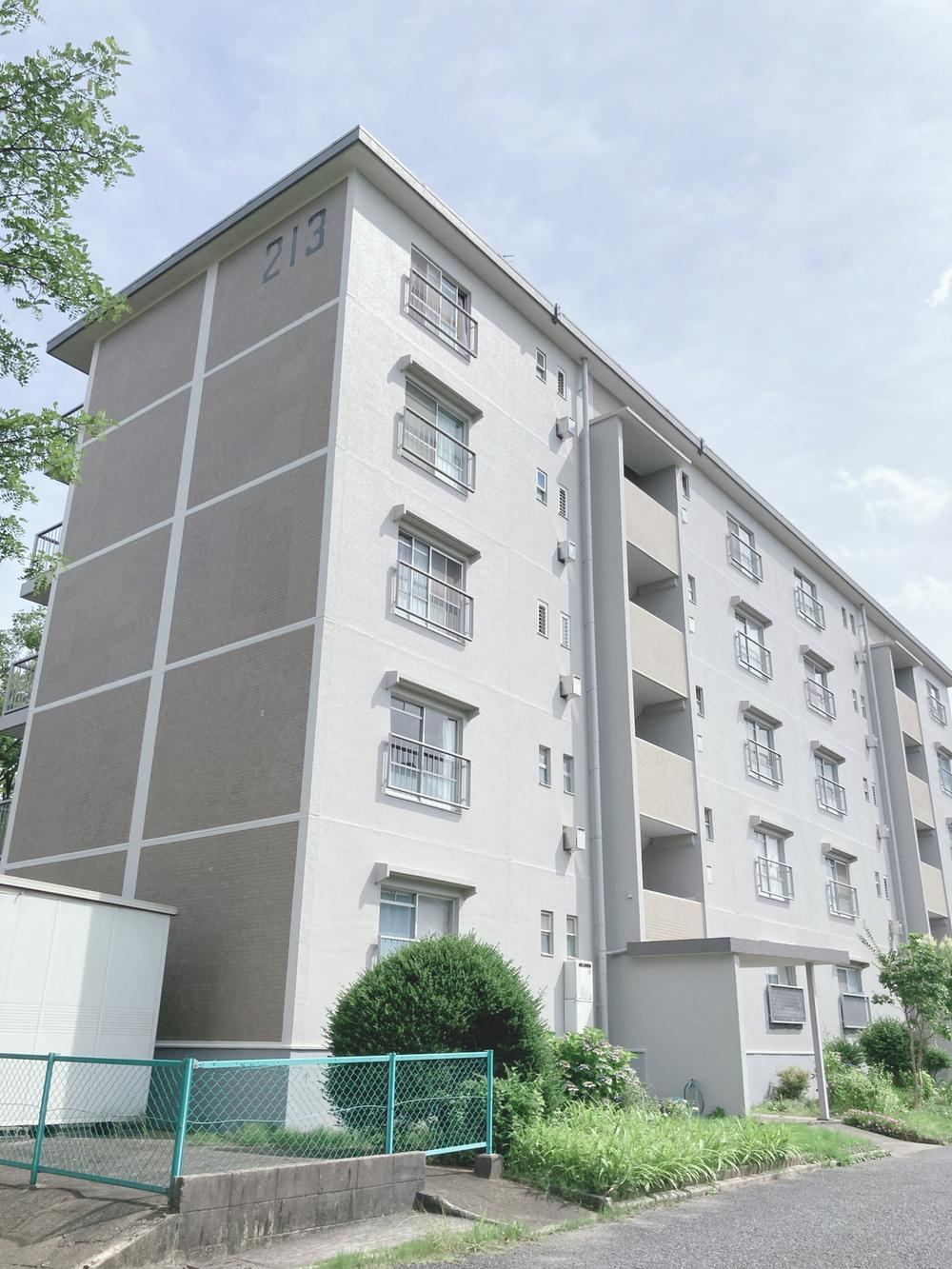 3DK apartment in Yawata, Kyoto - Photo 1