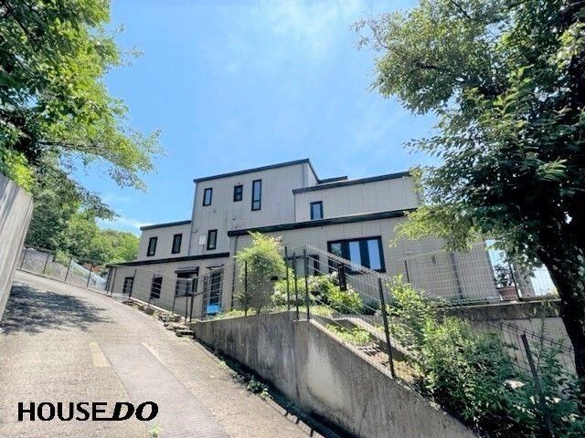 10LDK+S house in Kofu, Yamanashi - Photo 1